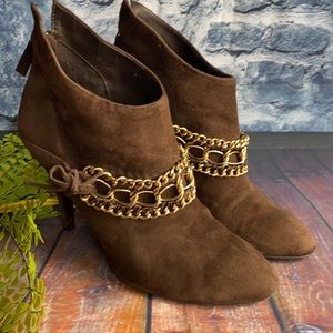 B Makowsky Suede Bold Gold Chain Link Heeled Booties